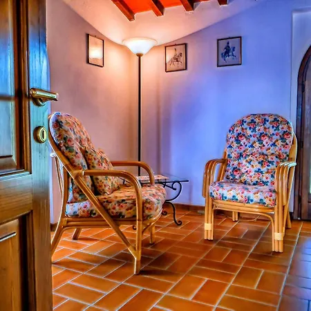 With Terrace And Pool Ferienhaus Montaione